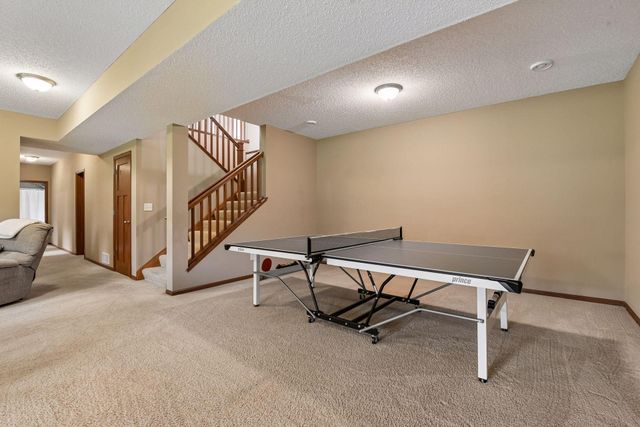 1542 Sparrow Road, Waconia, MN 55387