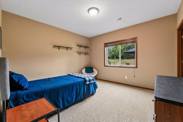 1542 Sparrow Road, Waconia, MN 55387
