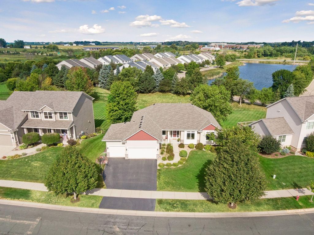1542 Sparrow Road, Waconia, MN 55387