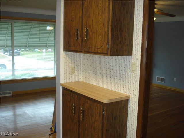 2253 E 290th Street, Wickliffe, OH 44092