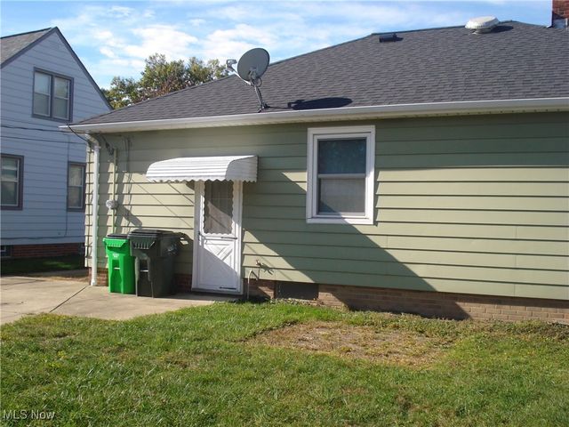 2253 E 290th Street, Wickliffe, OH 44092