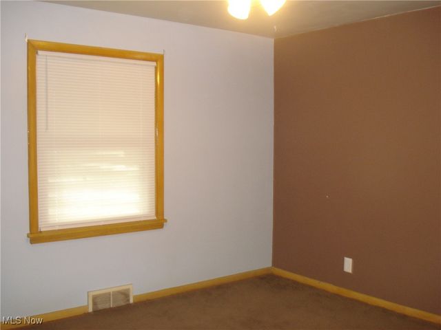 2253 E 290th Street, Wickliffe, OH 44092