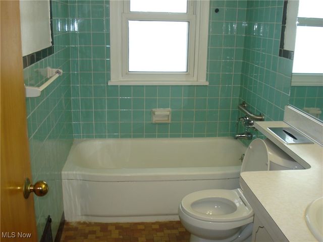 2253 E 290th Street, Wickliffe, OH 44092