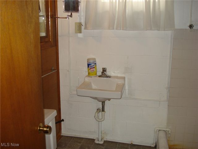 2253 E 290th Street, Wickliffe, OH 44092