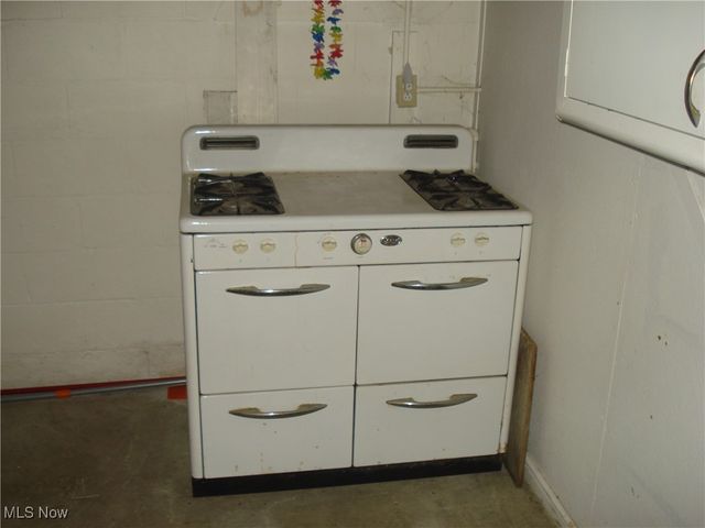 2253 E 290th Street, Wickliffe, OH 44092