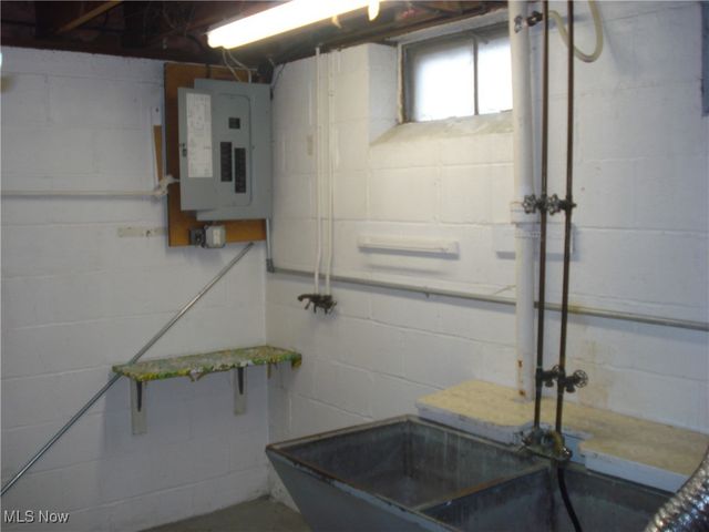 2253 E 290th Street, Wickliffe, OH 44092