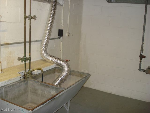 2253 E 290th Street, Wickliffe, OH 44092