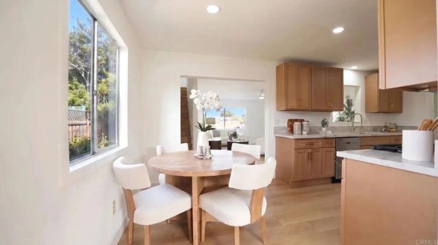 152 Welling Way, San Diego, CA 92114