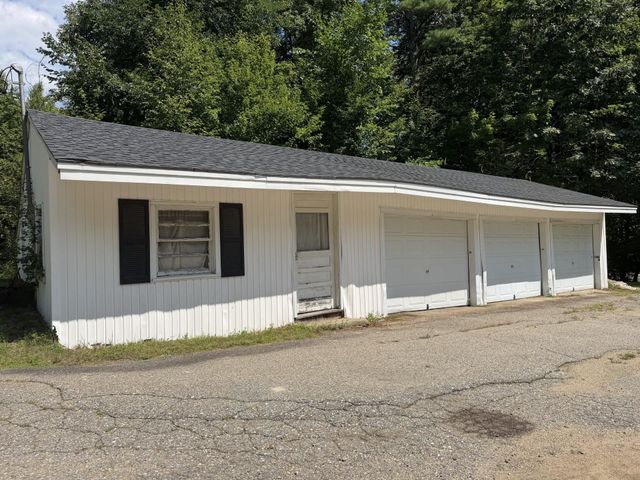 108 Cherry Valley Rd Apt 4, Gilford, NH 03249
