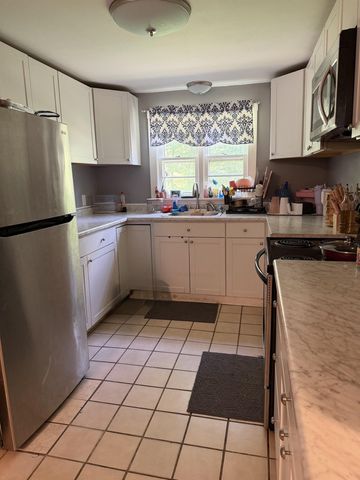 108 Cherry Valley Rd Apt 4, Gilford, NH 03249
