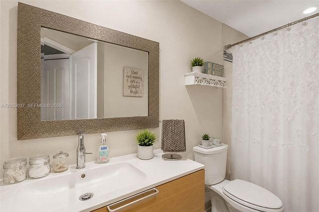 8290 Lake Drive 538, Doral, FL 33166