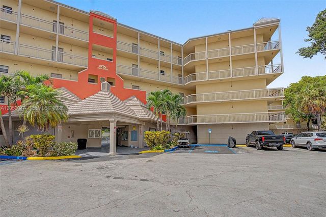 8290 Lake Drive 538, Doral, FL 33166