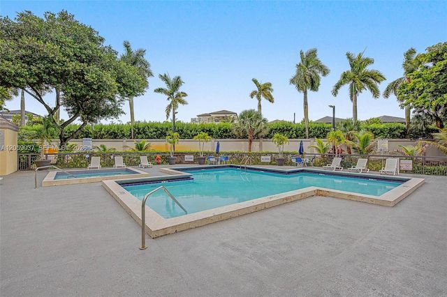 8290 Lake Drive 538, Doral, FL 33166