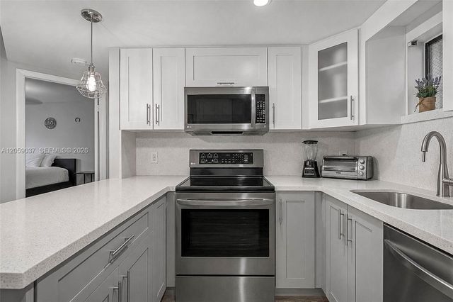 8290 Lake Drive 538, Doral, FL 33166