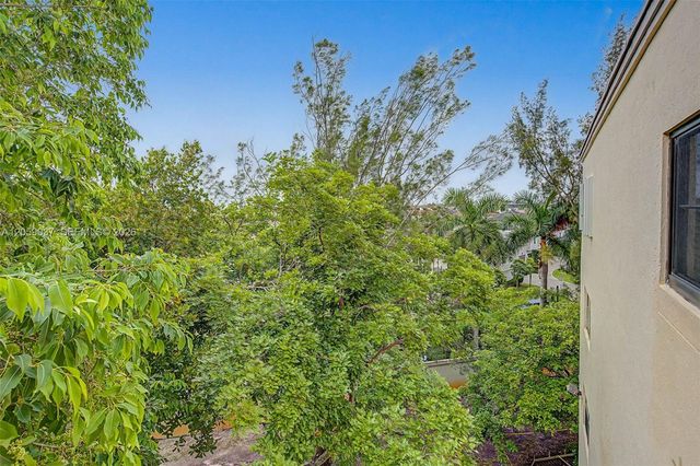 8290 Lake Drive 538, Doral, FL 33166