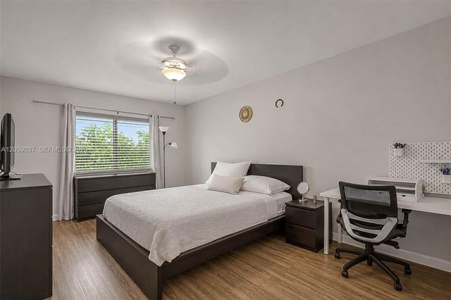 8290 Lake Drive 538, Doral, FL 33166