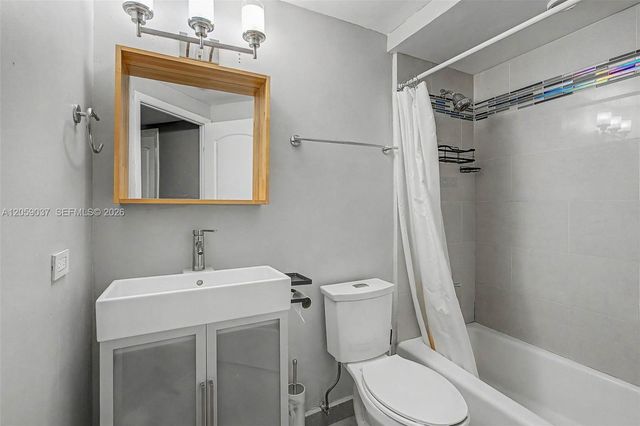 8290 Lake Drive 538, Doral, FL 33166