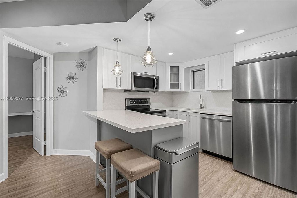 8290 Lake Drive 538, Doral, FL 33166