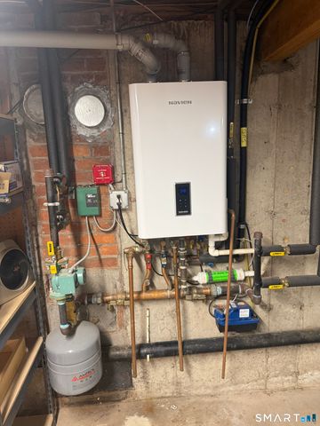 7 Reservoir Road, Middletown, CT 06457