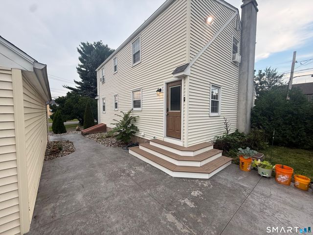 7 Reservoir Road, Middletown, CT 06457