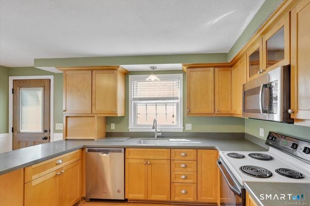 7 Reservoir Road, Middletown, CT 06457