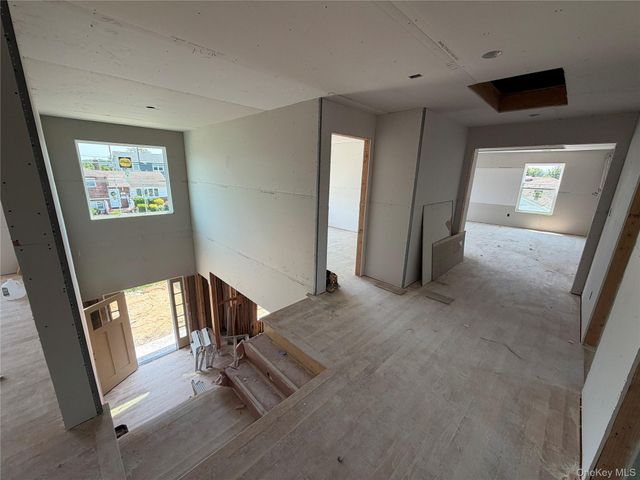 366 Broadway, Massapequa Park, NY 11762
