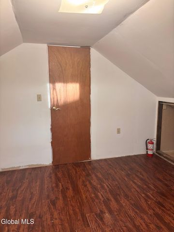 23 Lakeview Avenue, East Greenbush, NY 12144