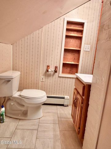 23 Lakeview Avenue, East Greenbush, NY 12144