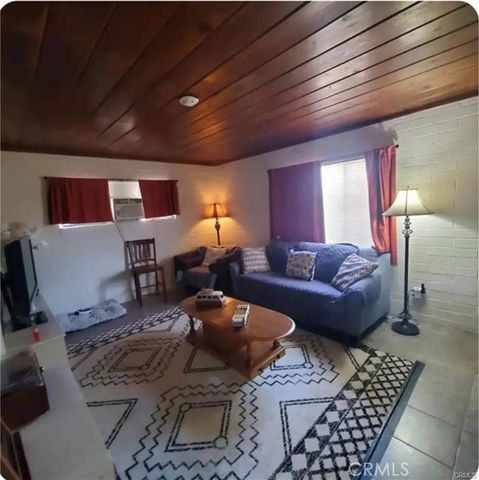 15521 4th, Victorville, CA 92395