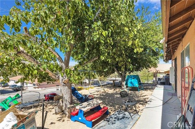 15521 4th, Victorville, CA 92395