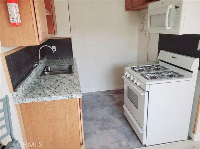 15521 4th, Victorville, CA 92395