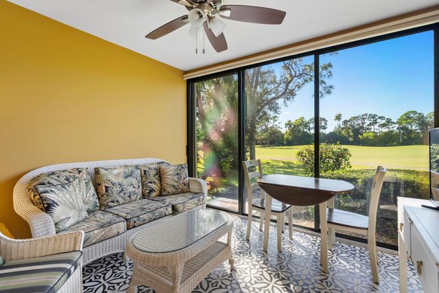 5662 SE Foxcross Place, Stuart, FL 34997