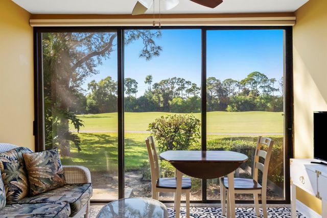 5662 SE Foxcross Place, Stuart, FL 34997