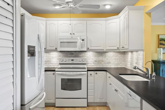 5662 SE Foxcross Place, Stuart, FL 34997