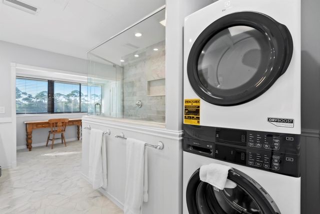 5662 SE Foxcross Place, Stuart, FL 34997