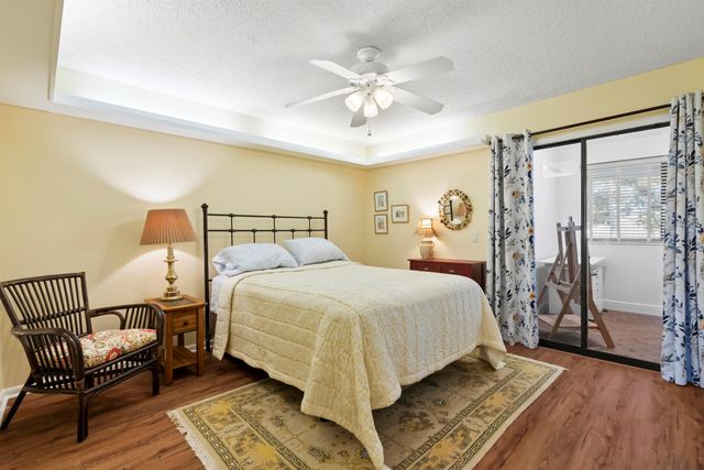 5662 SE Foxcross Place, Stuart, FL 34997