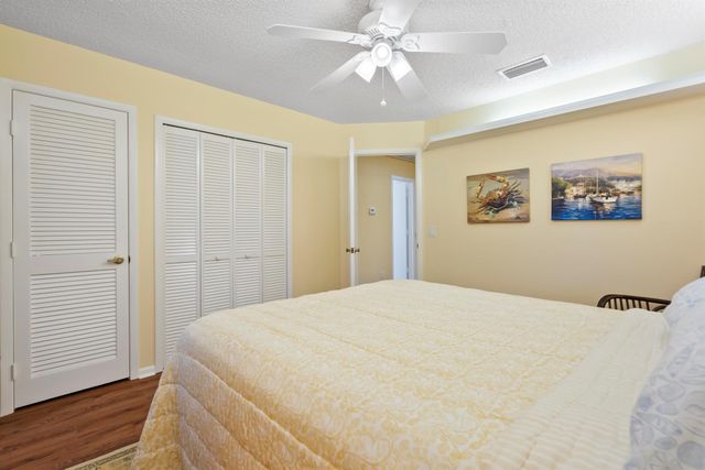 5662 SE Foxcross Place, Stuart, FL 34997