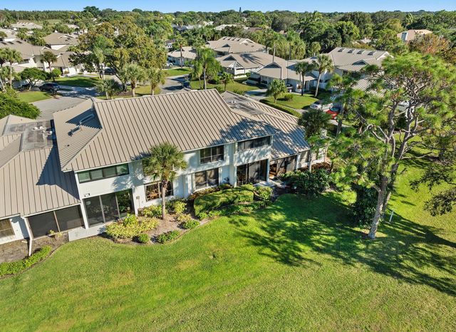 5662 SE Foxcross Place, Stuart, FL 34997