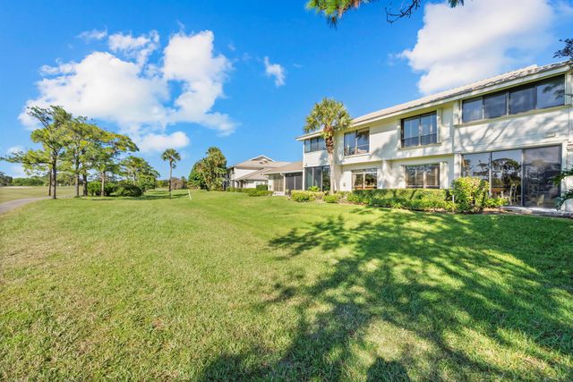 5662 SE Foxcross Place, Stuart, FL 34997