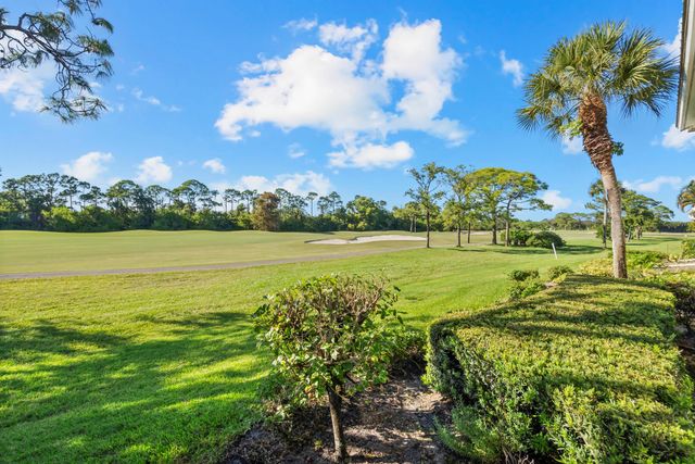 5662 SE Foxcross Place, Stuart, FL 34997