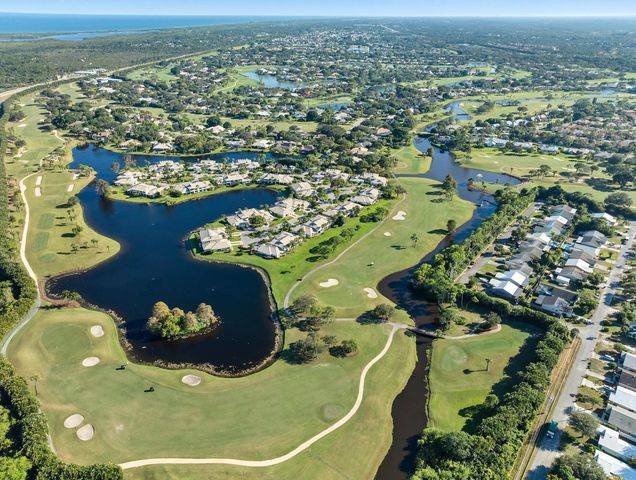 5662 SE Foxcross Place, Stuart, FL 34997