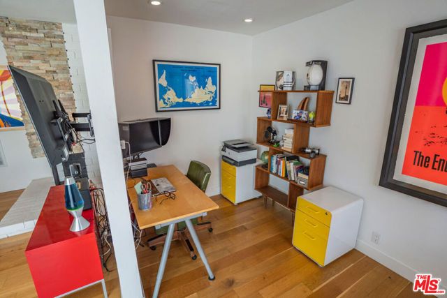 8358 Manitoba Street 5, Playa Del Rey (los Angeles), CA 90293