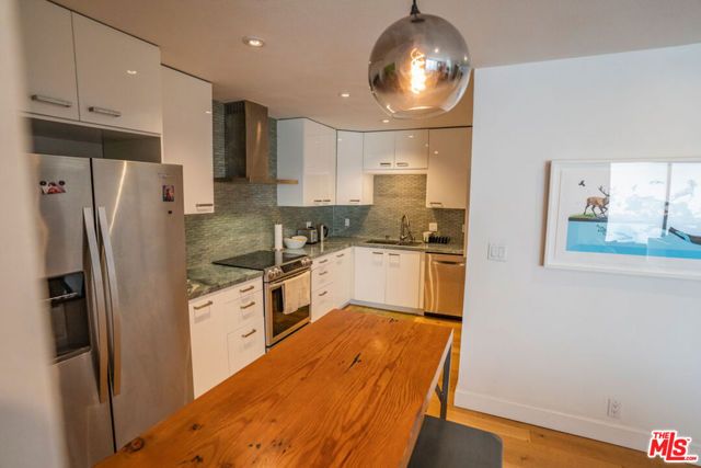 8358 Manitoba Street 5, Playa Del Rey (los Angeles), CA 90293