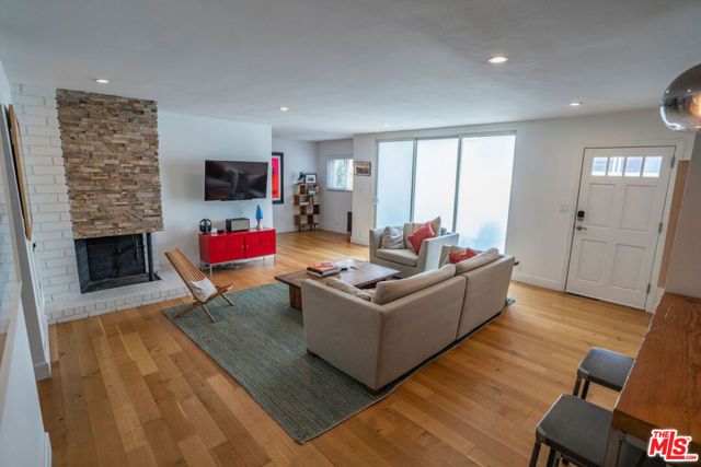 8358 Manitoba Street 5, Playa Del Rey (los Angeles), CA 90293