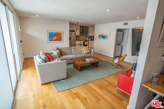 8358 Manitoba Street 5, Playa Del Rey (los Angeles), CA 90293