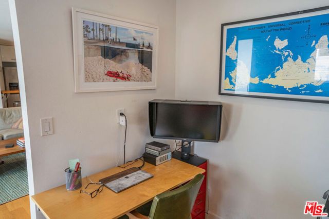8358 Manitoba Street 5, Playa Del Rey (los Angeles), CA 90293