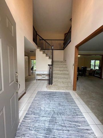 19036 Glengarry Drive, Livonia, MI 48152