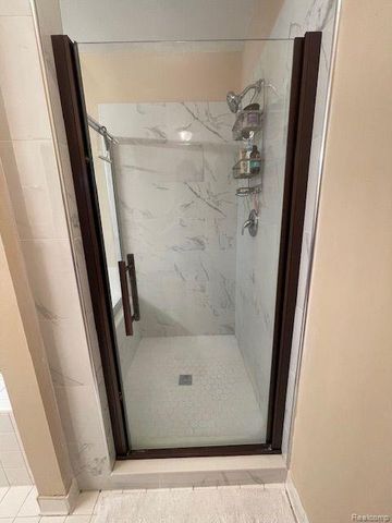 19036 Glengarry Drive, Livonia, MI 48152