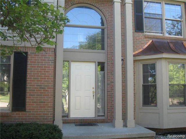 19036 Glengarry Drive, Livonia, MI 48152