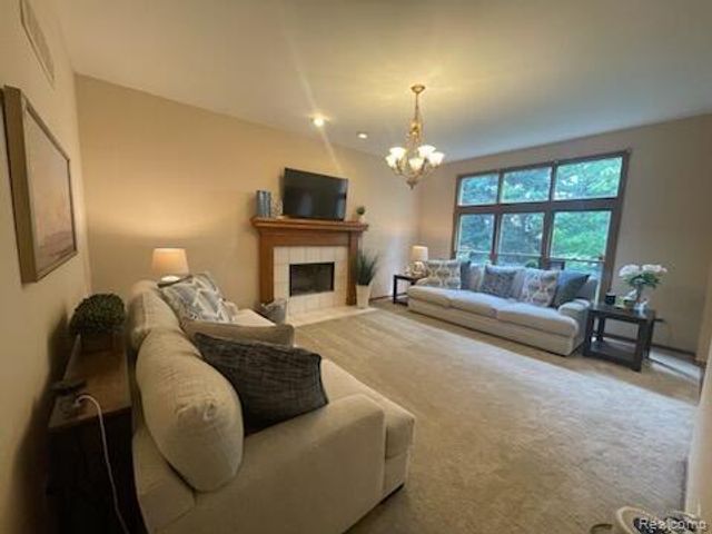 19036 Glengarry Drive, Livonia, MI 48152